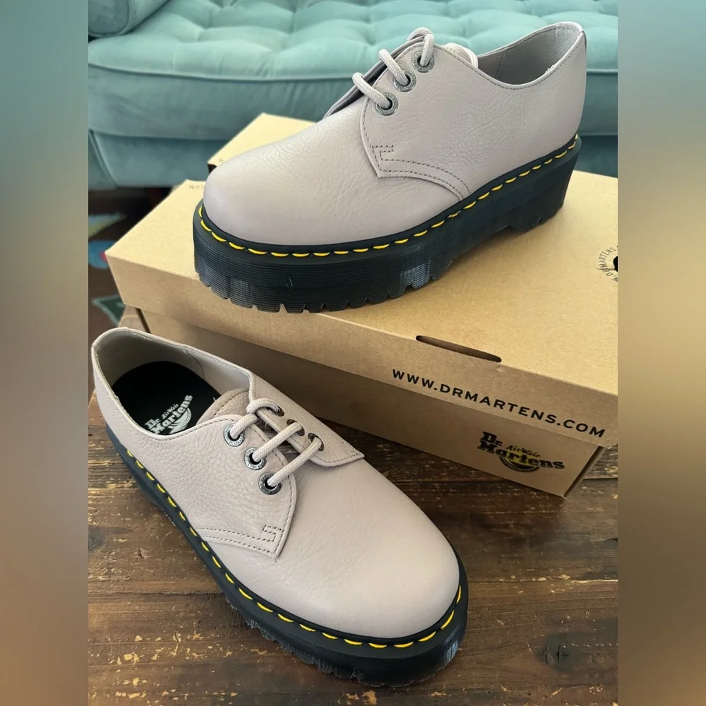 NEW! Dr. Martens Quad II Platform Derby in Vintage Taupe